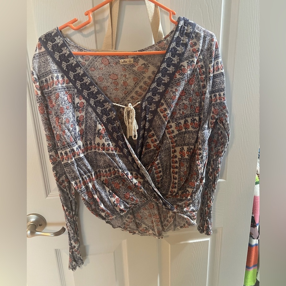Hollister cute top